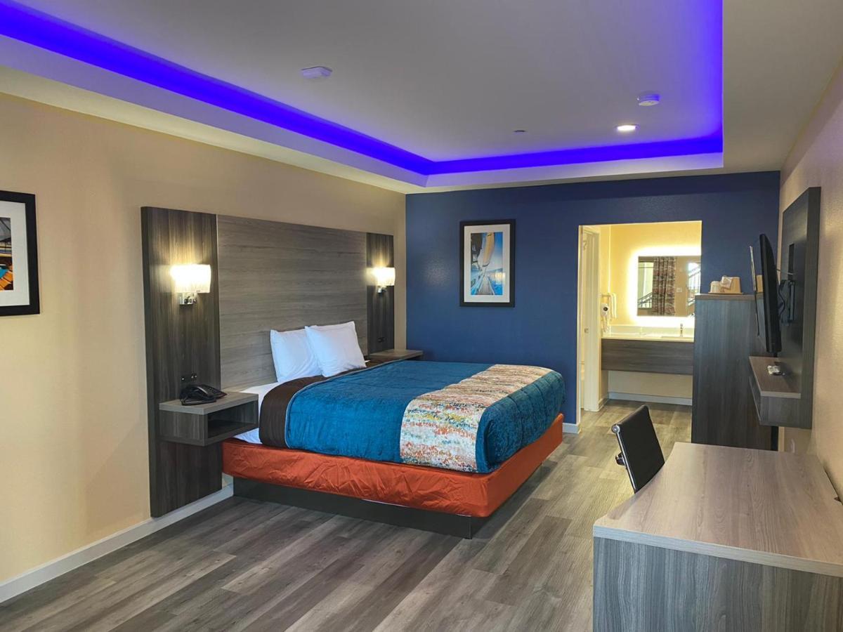 Scottish Inn & Suites Houston Willowbrook Zewnętrze zdjęcie